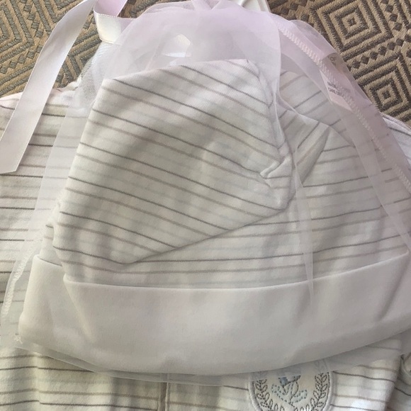 ADORABLE BABY BOY OUTFIT ONE PIECE W/ HAT SAXS WHITE/ w GRAY BLUE STRIPES NEW - Picture 7 of 9